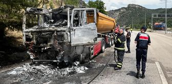 Karabük'te seyir halindeki tır yandı