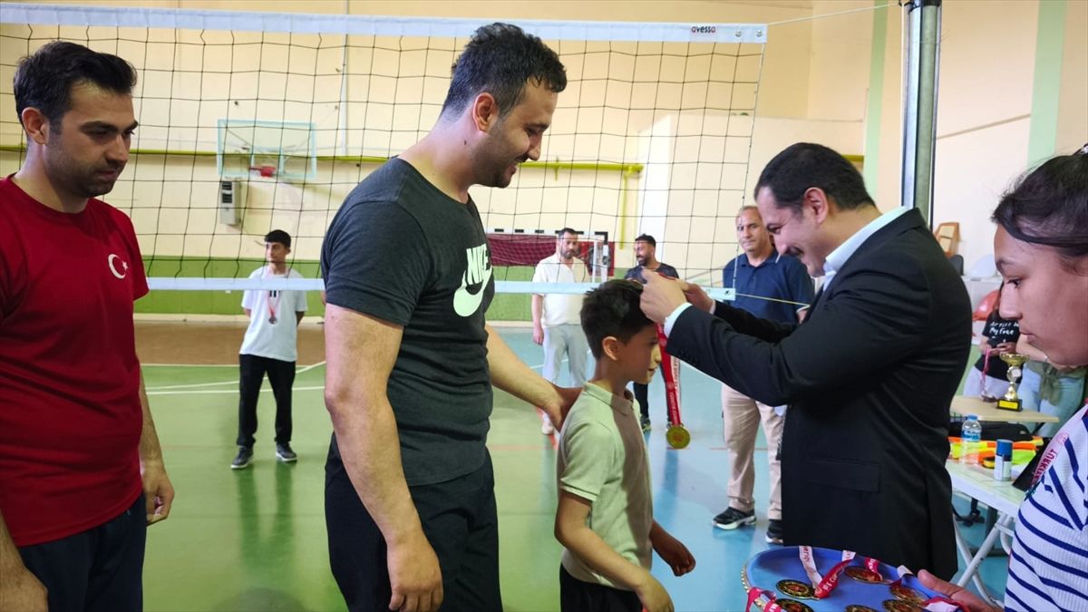 Karakeçili'de voleybol turnuvası düzenlendi