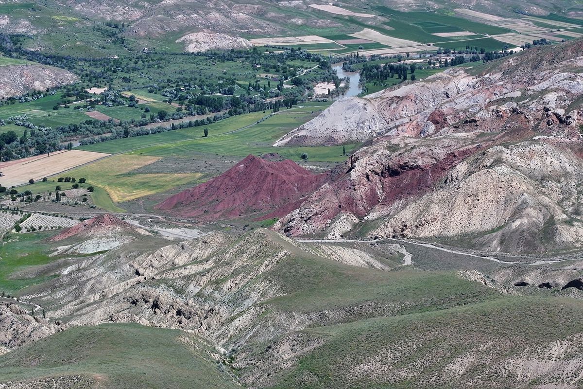 Kayseri'de doğal oluşumları barındıran Işıl Dağı keşfedilmeyi bekliyor