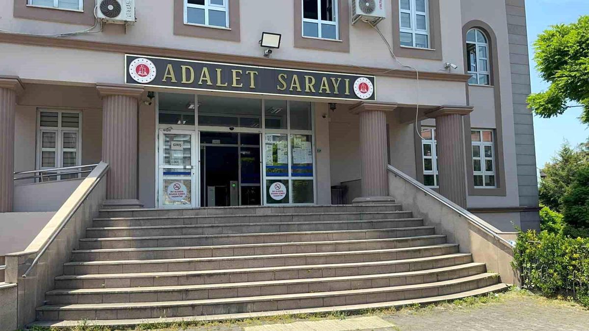 Kenevir yetiştirmek için iklimlendirme sistemi kurmuş
