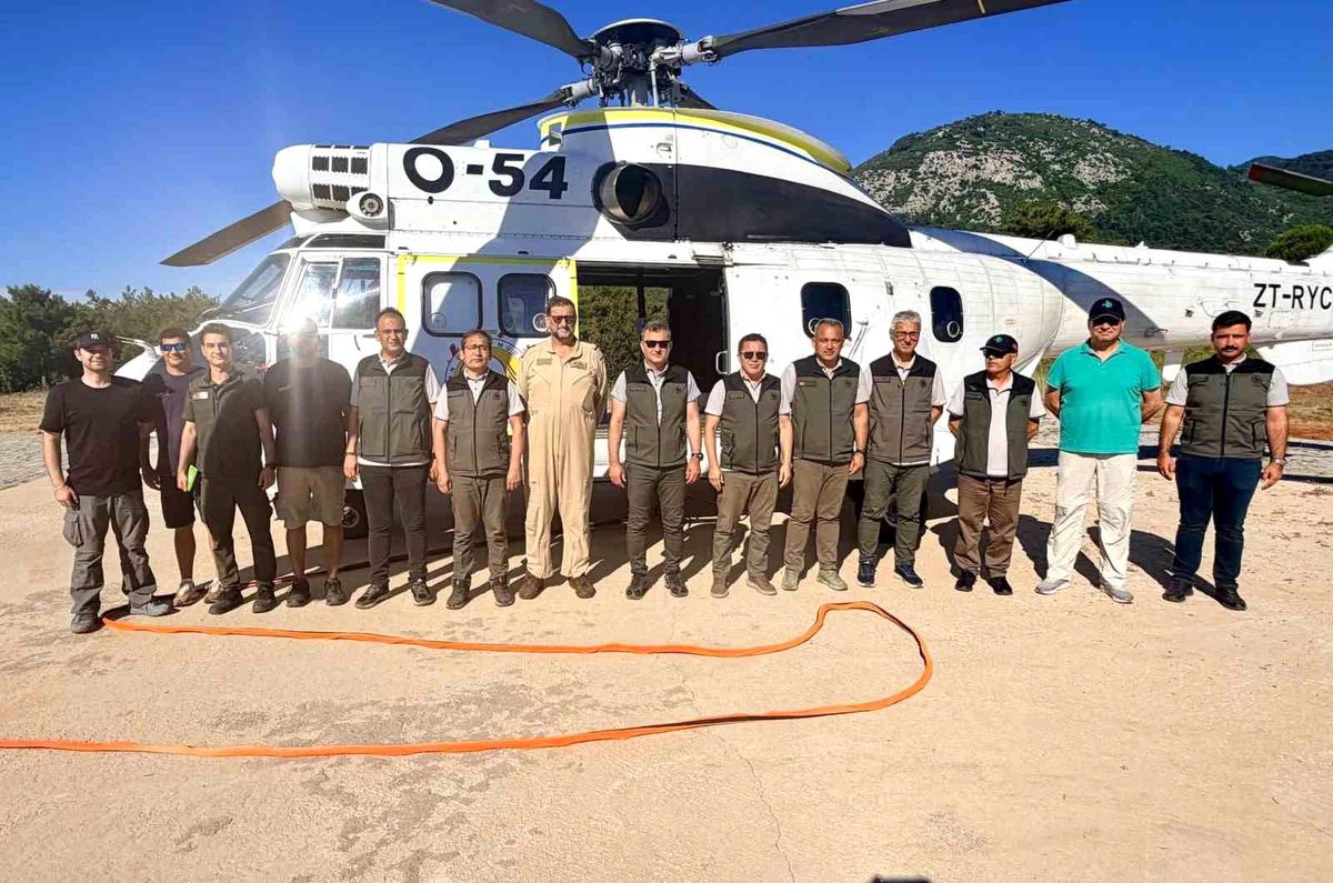 Kuşadası'nda konuşlu yangın söndürme helikopteri göreve hazır