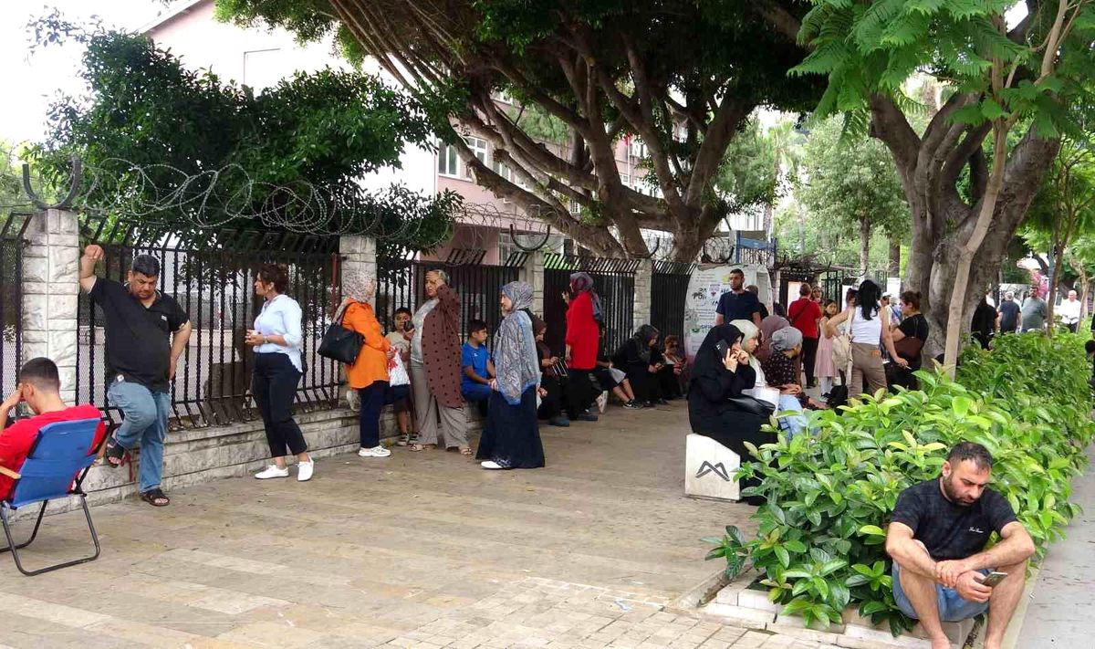 Mersin’de LGS heyecanı: 25 bin 965 öğrenci sınava girdi