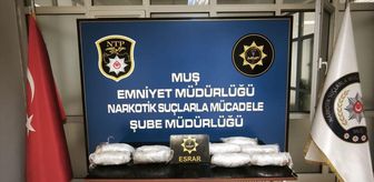 Muş'ta aracın stepnesinde 4 kilo 742 gram uyuşturucu ele geçirildi