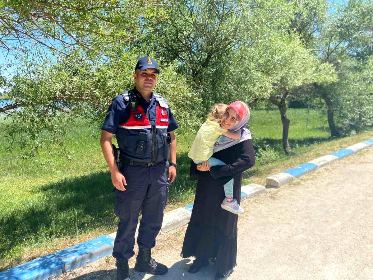 Pelitözü Gölpark'ta kaybolan çocuğu jandarma buldu