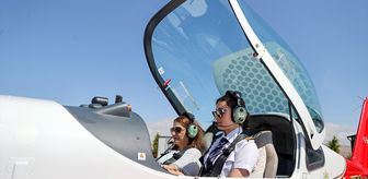 Pilotluk hayalini gerçekleştiren genç kız mezuniyet heyecanını annesiyle gökyüzünde yaşadı