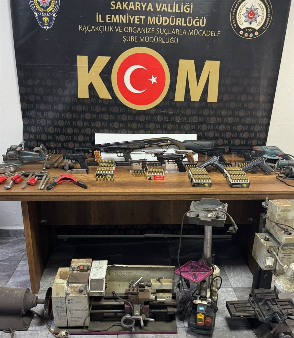Sakarya merkezli 'silah kaçakçılığı' operasyonunda yakalanan 4 zanlı tutuklandı