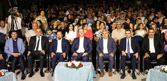 Sanatçı Ahmet Selçuk İlkan Adana'da konser verdi