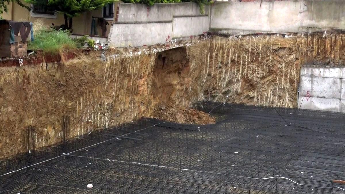 Sancaktepe'de bir inşaat alanında toprak kayması meydana geldiği olay yeri