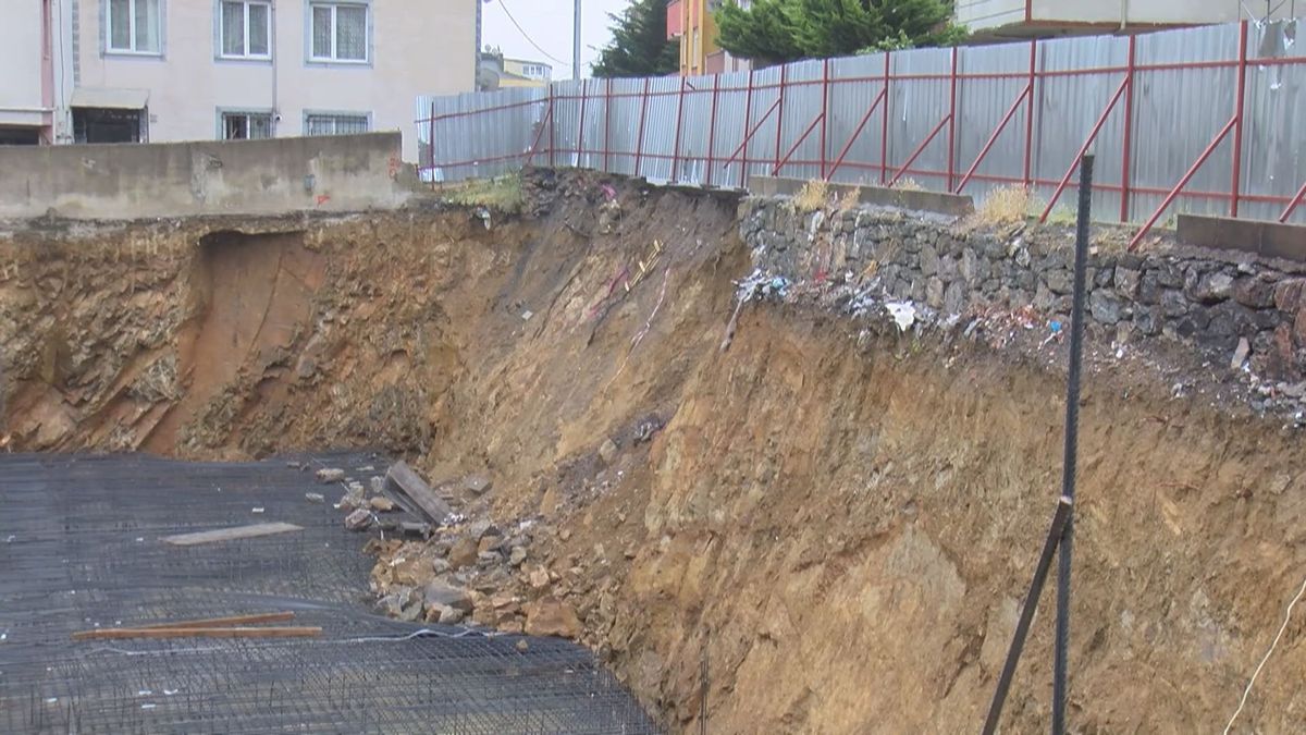 Sancaktepe'de toprak kayması