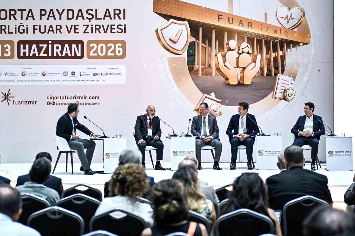 Sigorta İzmir'de geleceğin riskleri ve fırsatları masaya yatırıldı