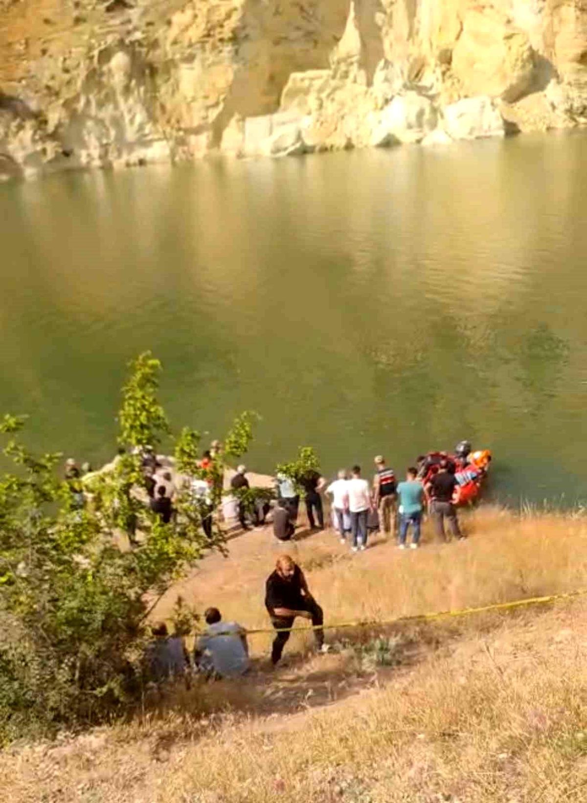 Siirt'te Botan Çayı'nda kaybolan genci arama çalışmaları