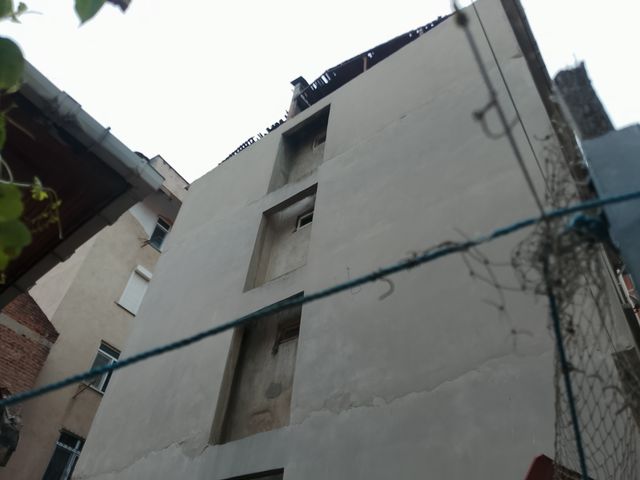 silivri de firtina metruk binanin duvari evin 6 19945379 o