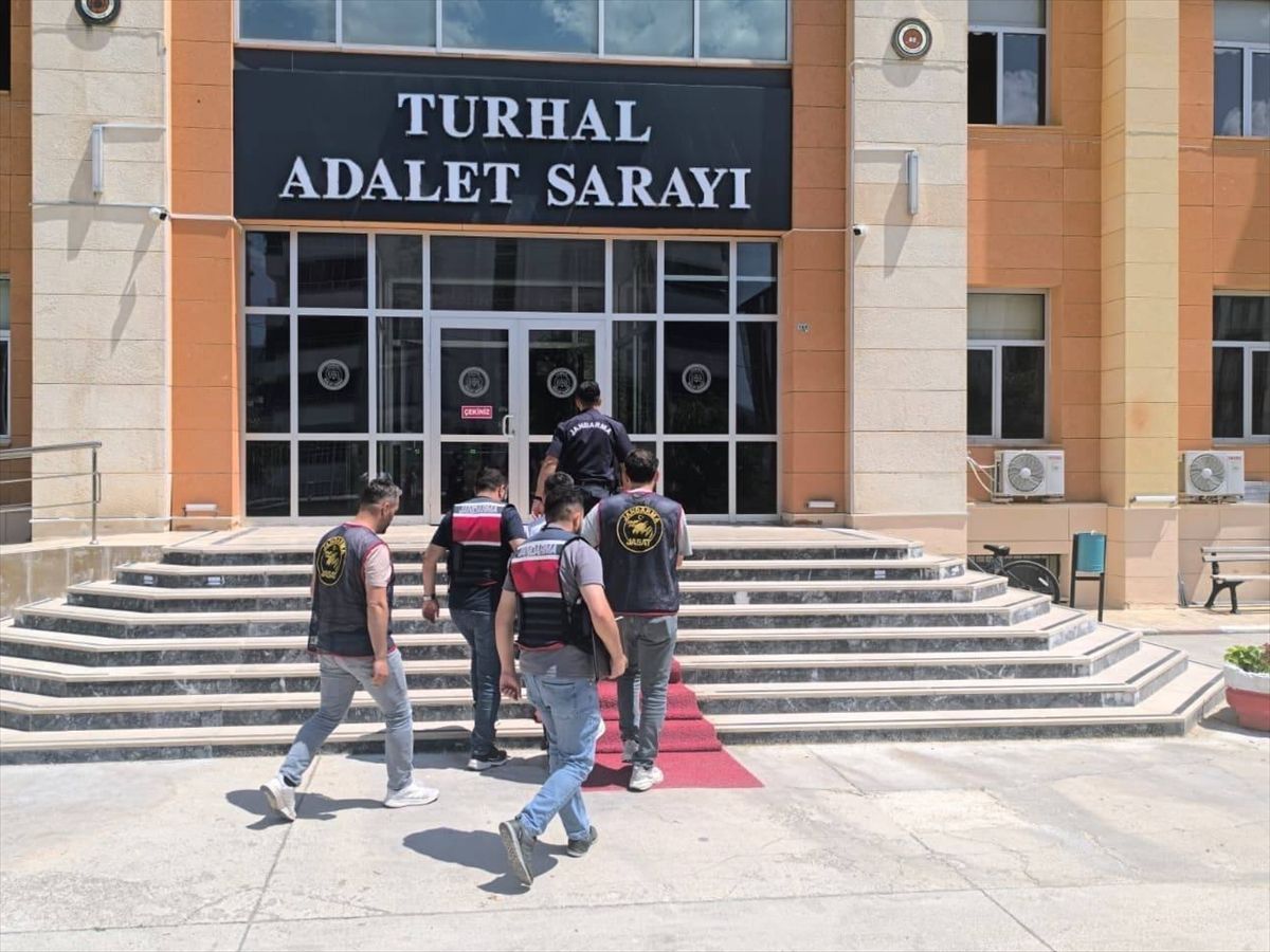 Tokat'ta 24 yıl 9 ay kesinleşmiş hapis cezası bulunan firari yakalandı