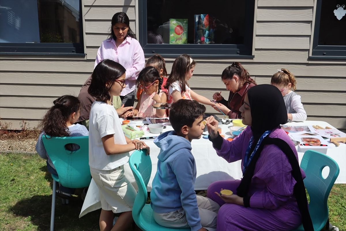 Türkiye Maarif Vakfı, Belçika'nın Gent kentindeki yeni merkezinde yıl sonu etkinliği düzenledi