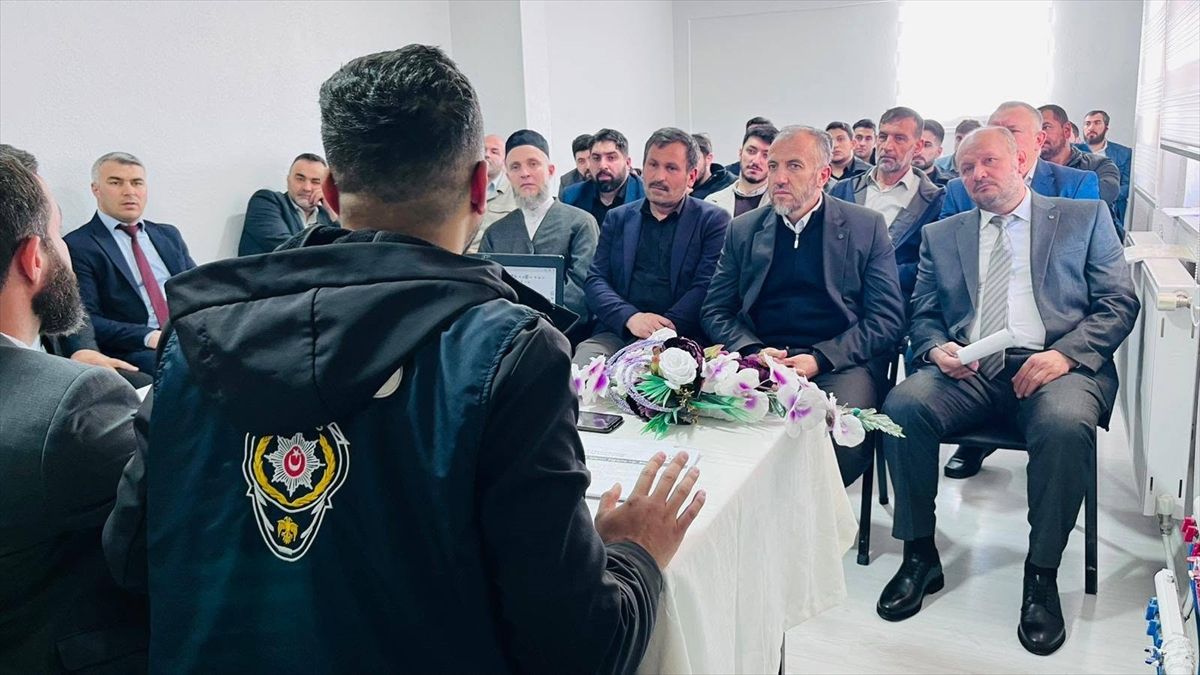 Ulaş'ta müftülük personeli dolandırıcılık suçları ve yöntemleri konusunda bilgilendirildi