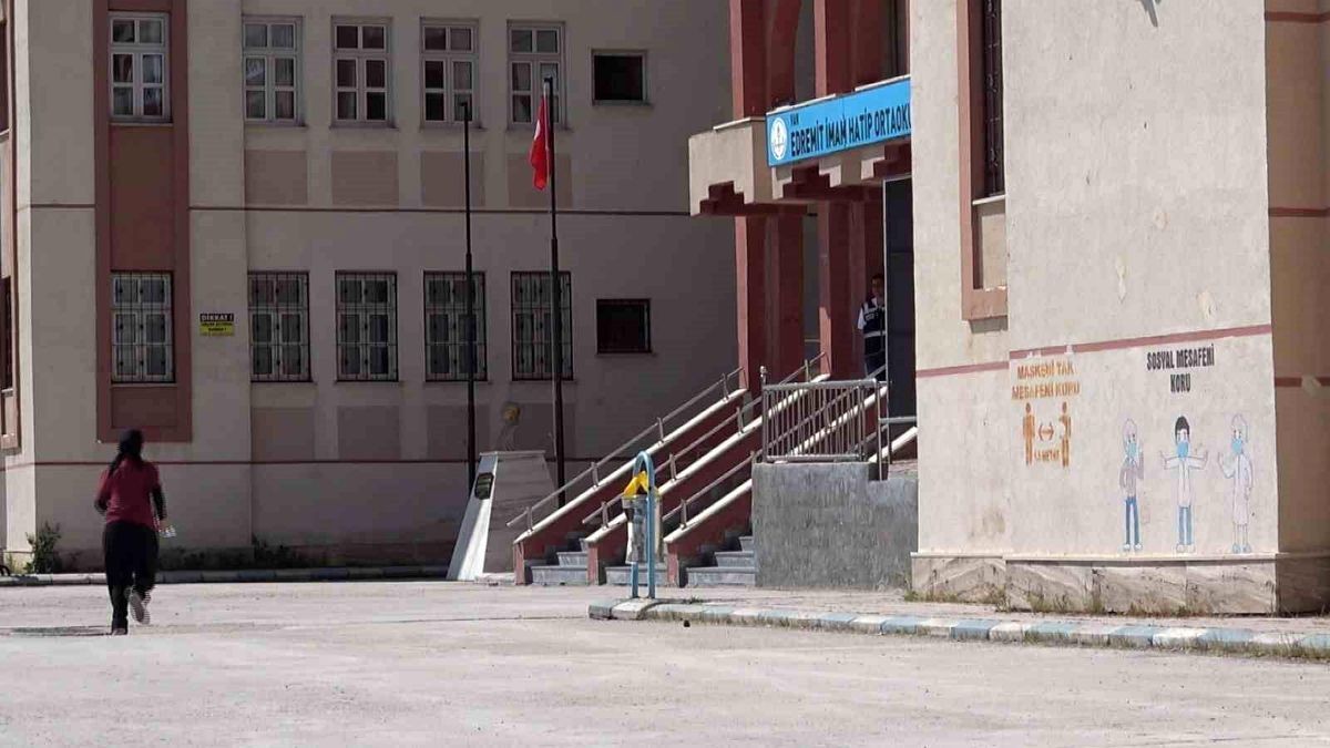 Van'da 18 bin 468 öğrenci LGS'ye girdi