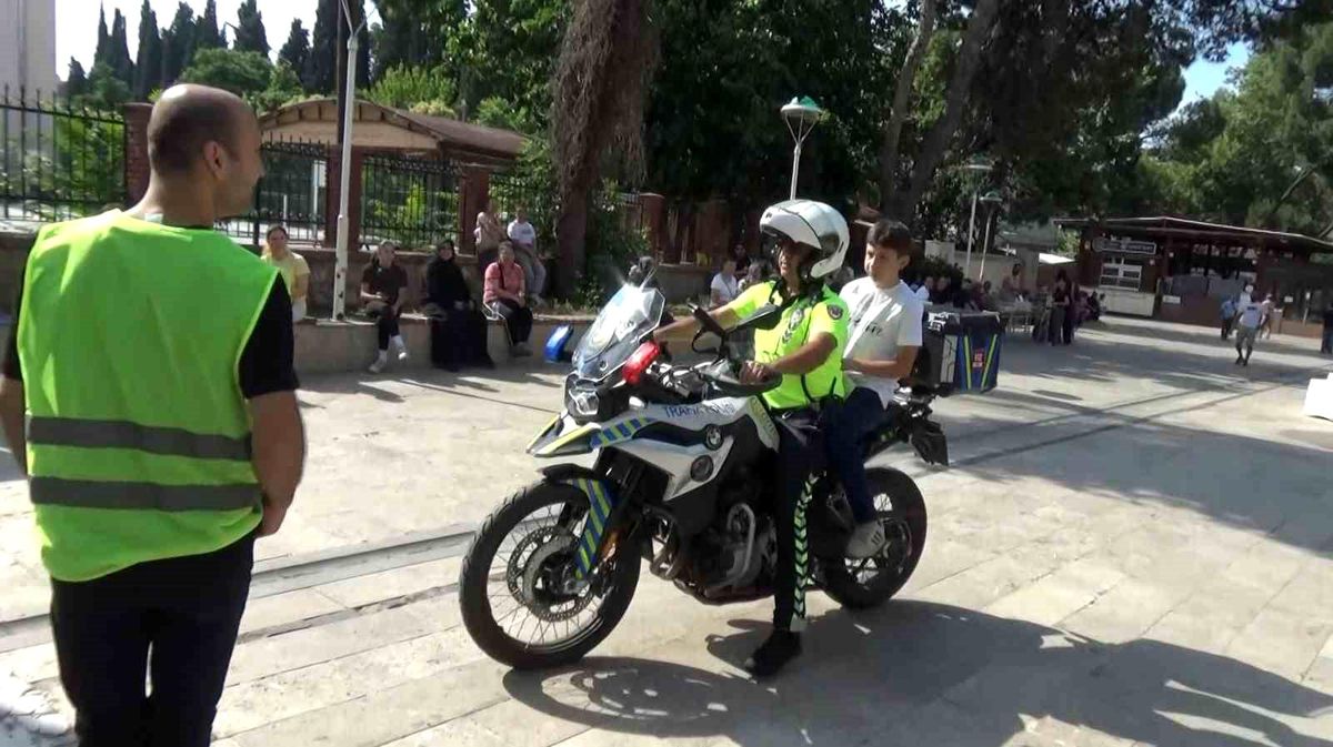 Veliler, kimliği kaybolan genç için seferber oldu