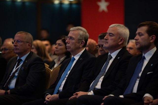 Yavaş ile Dervişoğlu arasında güldüren diyalog: Bizi iyice yaşlı yaptın 6 yavas ile dervisoglu arasinda 19944545 8387 1 m