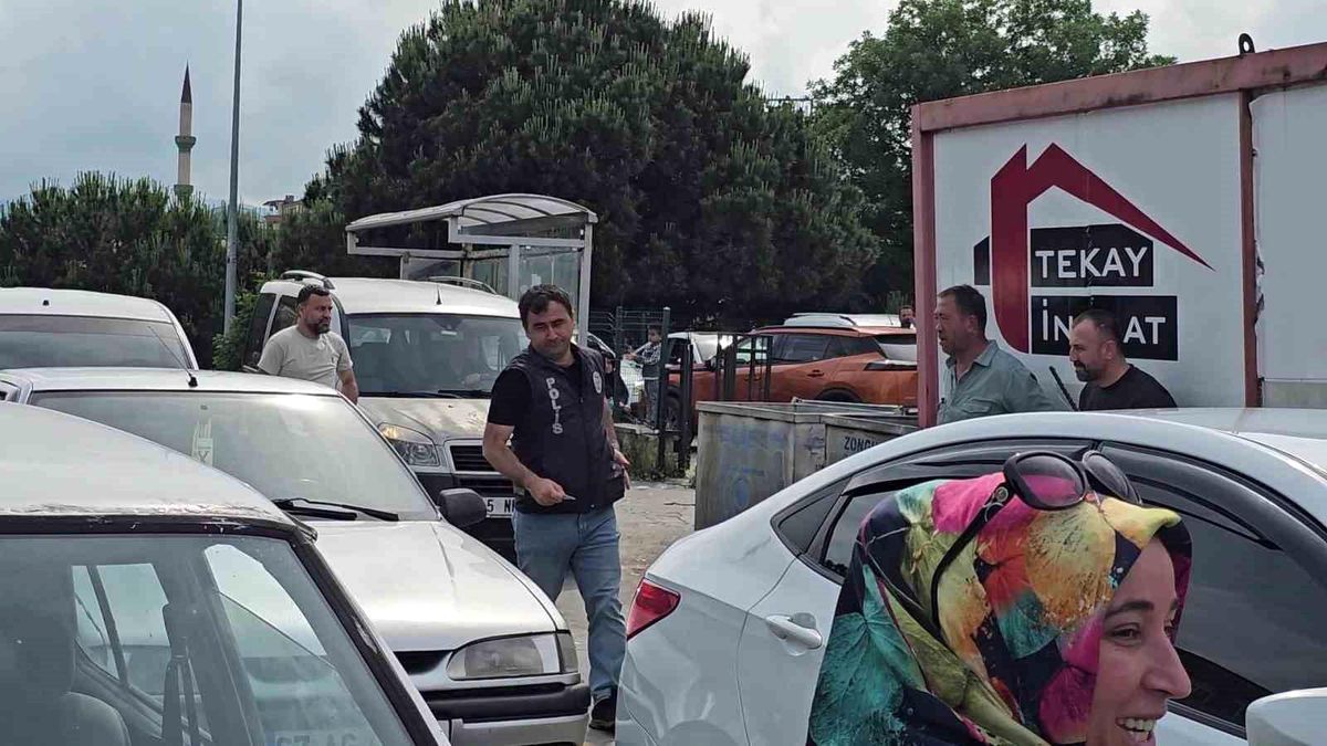 Zonguldak'ta LGS heyecanı: Kimliğini evde unutunca 16 kilometrelik yol için zamanla yarıştılar