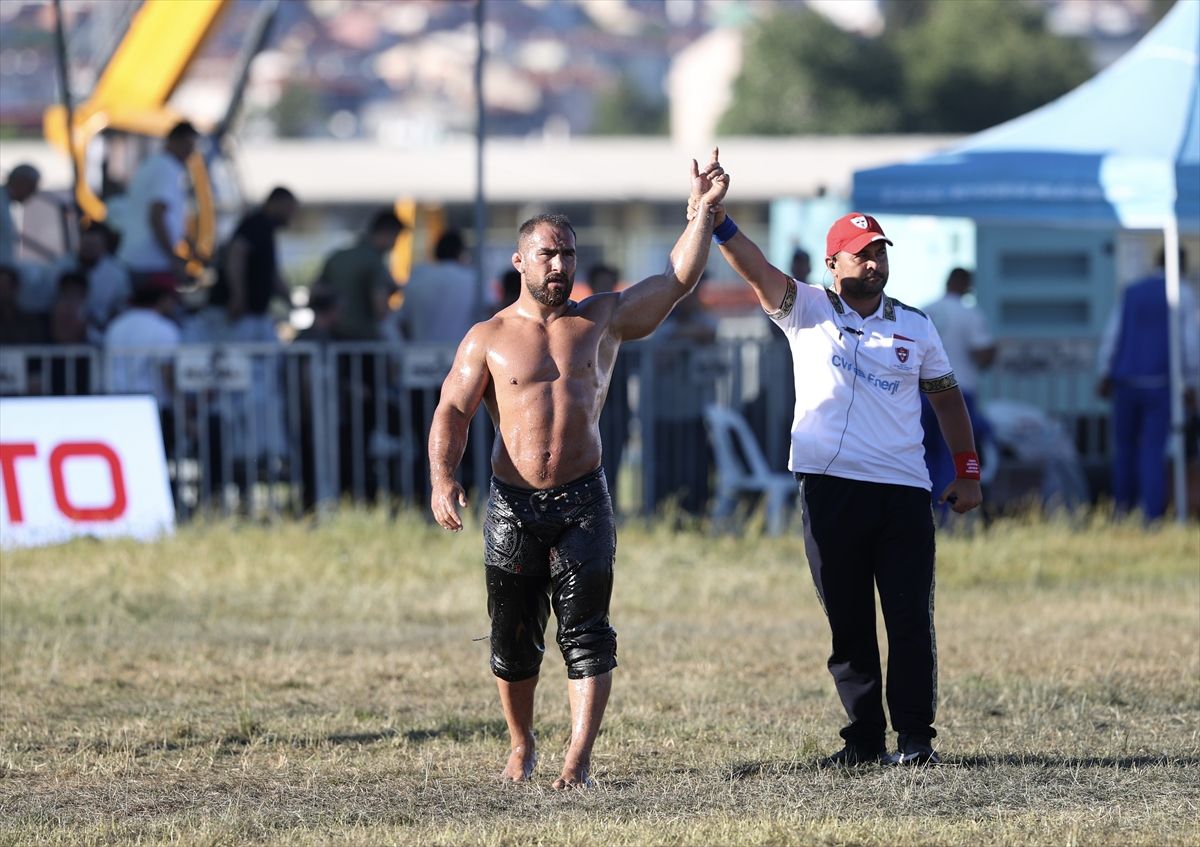 18. Sekapark Altın Kemer Yağlı Güreşleri'nde başpehlivan Feyzullah Aktürk oldu