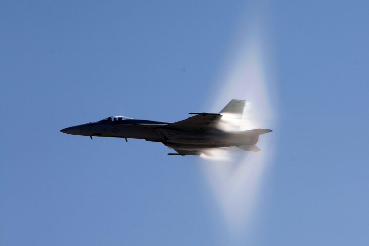 ABD'de eğitim uçuşu yapan F/A-18 Hornet savaş uçağı düştü.