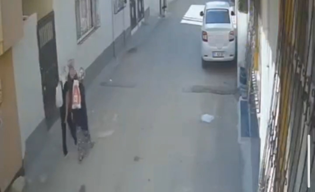 adanada kadin hirsizlar girdik 19946835 9898 1 m