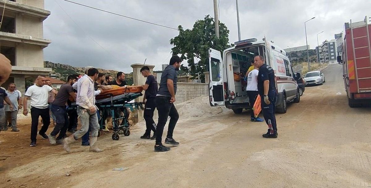 Asansör boşluğuna düşen müteahhit yaralandı