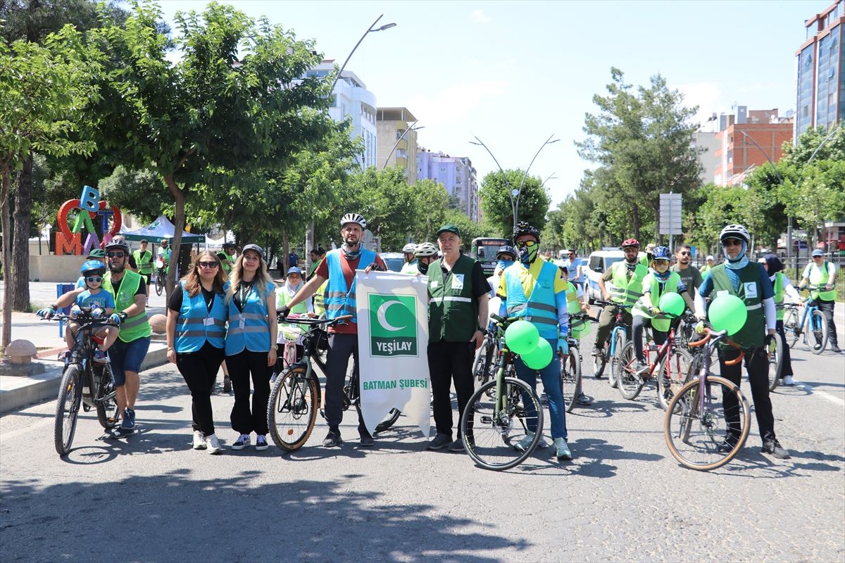 Batman'da Yeşilay'ın organizasyonuyla pedal çevirdiler