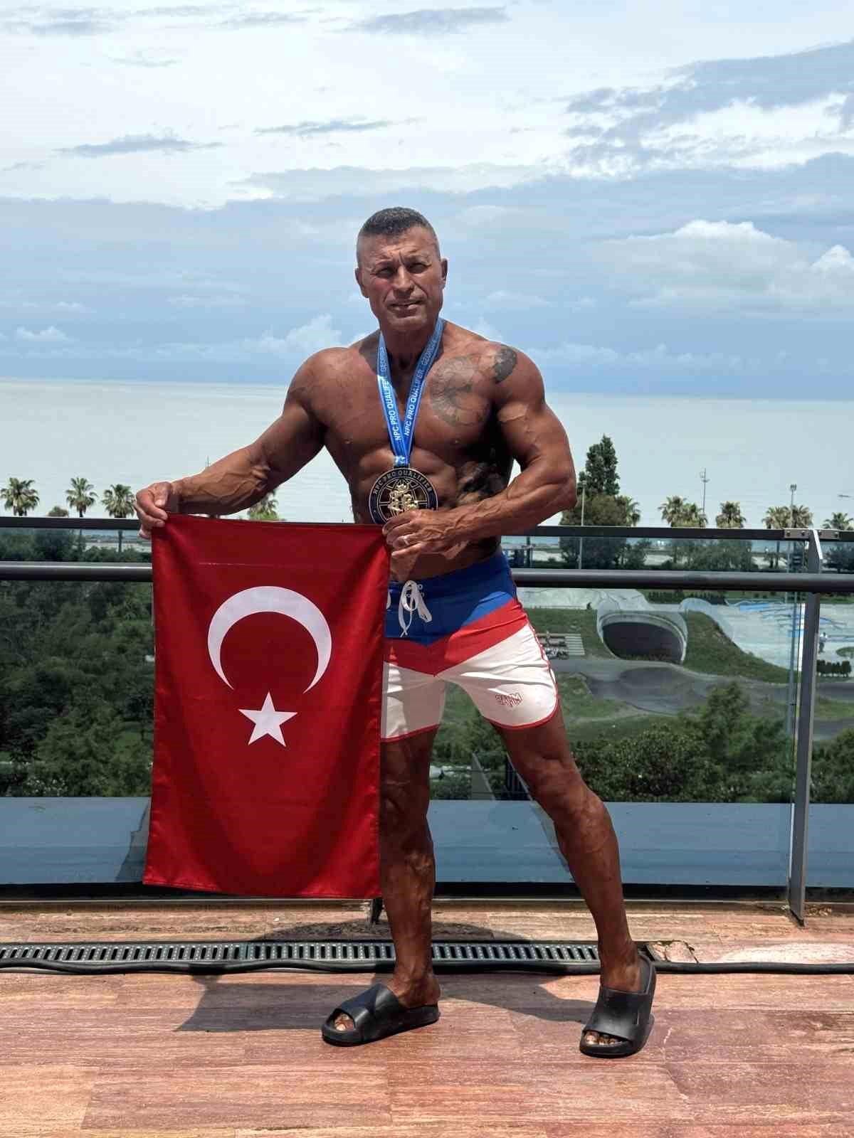 Emniyet Müdür Yardımcısından Vücut Geliştirmede Dünya Şampiyonluğu