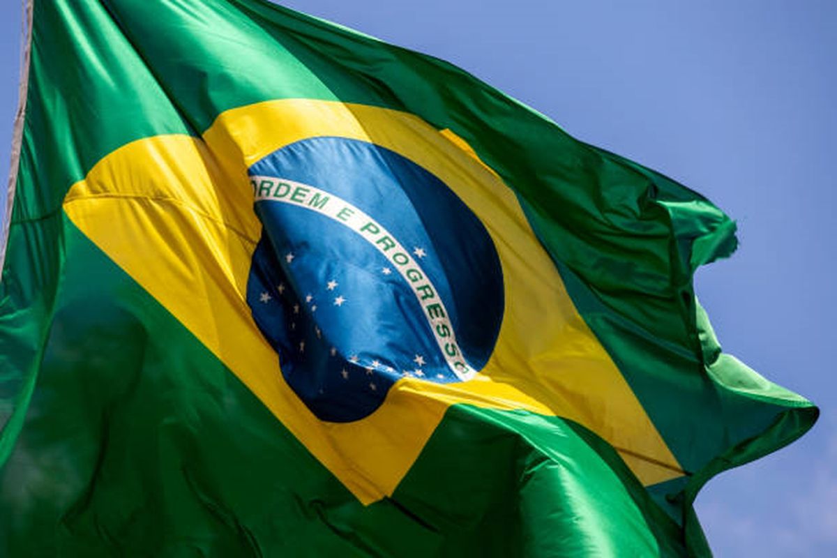 Rio de Janeiro semalarında çarpışan iki helikopterin enkazı.