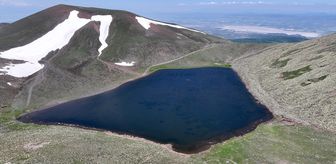 Erciyes Dağı'nın eteklerindeki Sarıgöl kar sularıyla doldu