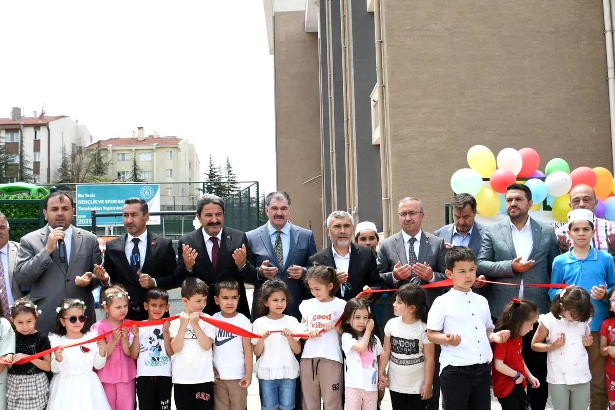 Eskişehir'de Kur'an kursu öğrencileri yeni spor tesislerine kavuştu