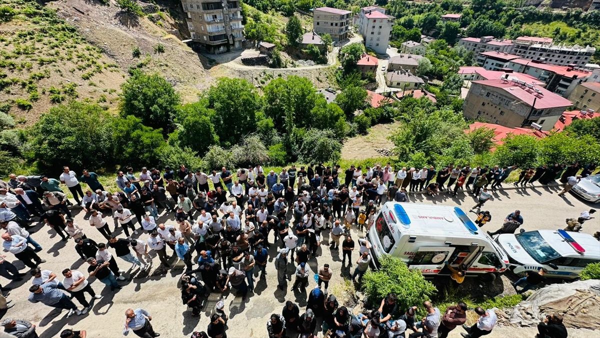 Hakkari'de eşini ve 3 akrabasını silahla öldüren zanlı, intihar girişiminde bulundu