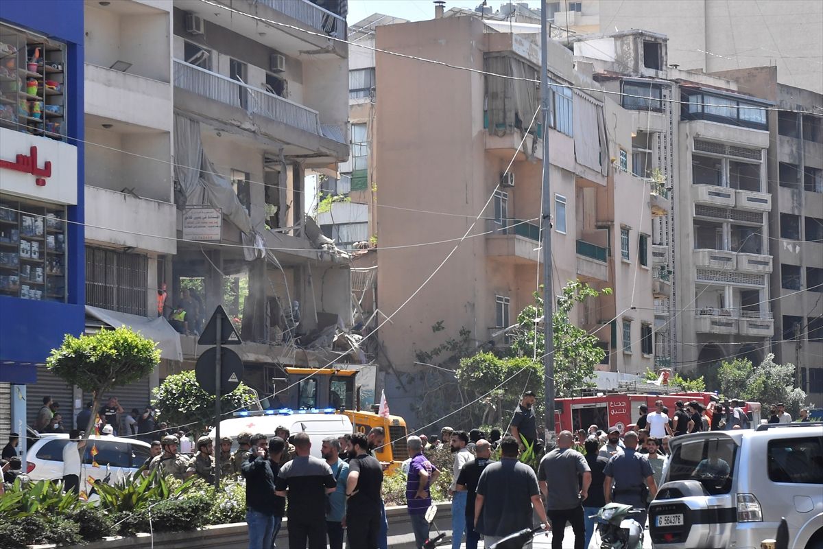 İsrail'in Beyrut'a düzenlediği hava saldırısının ardından oluşan hasar
