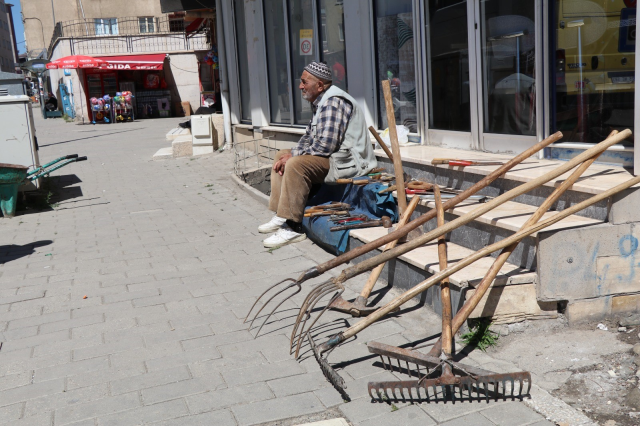 kaldirimda satisa cikardigi ta 19946850 4820 1 m