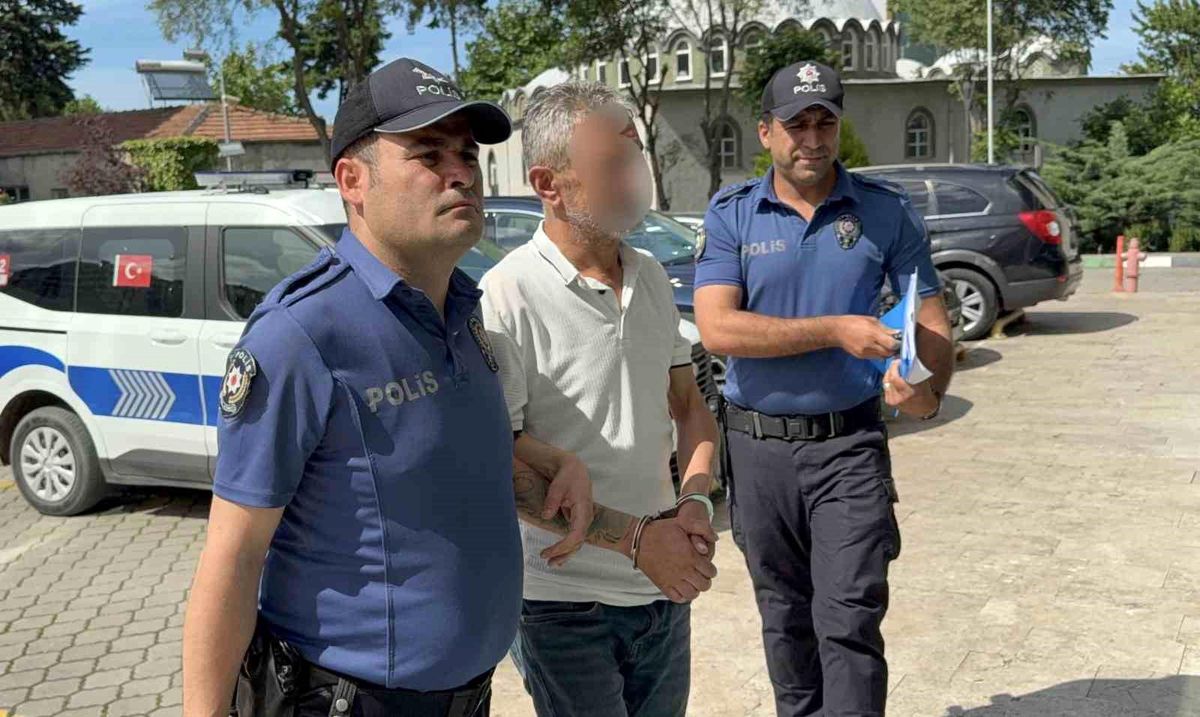 Samsun'da meydana gelen kavgada bir kişinin yaralanmasıyla ilgili polis ekiplerinin çalışması.