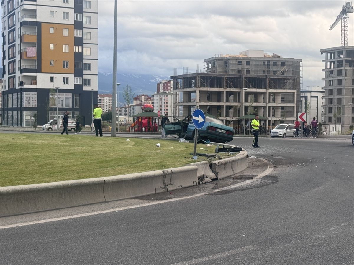 Kayseri'de trafik kazasında 4 kişi yaralandı