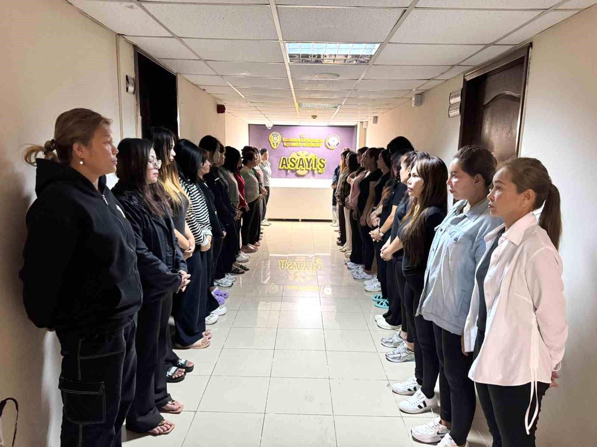 Masaj ve SPA salonlarında kaçak çalıştırılan 31 Taylandlı kadın yakalandı