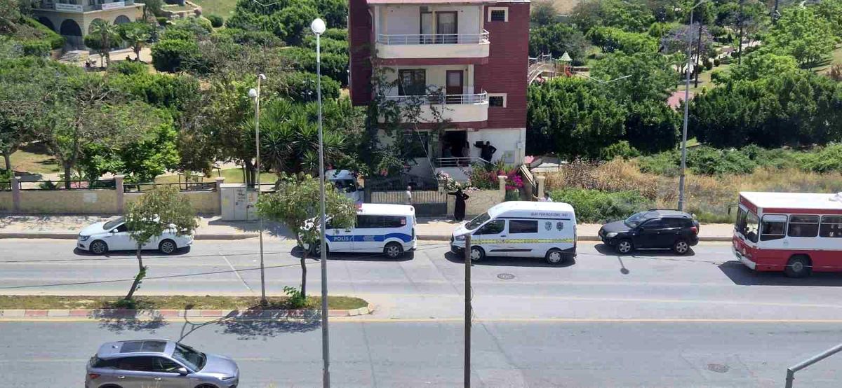 Tarsus'ta merdivenden düşen yaşlı adamın hayatını kaybettiği kaza