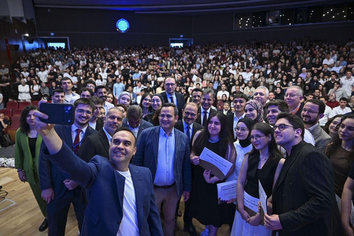 Bakan Kacır: Yapay Zeka ile 1 Trilyon Liranın Üzerinde Değer Oluşturacağız