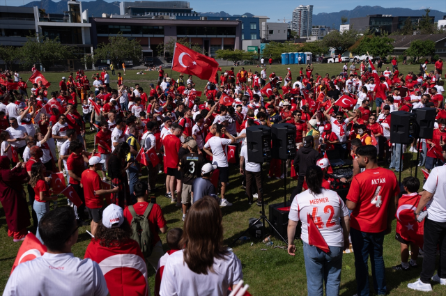 vancouvera turk damgasi sokakl 19946336 7743 1 m