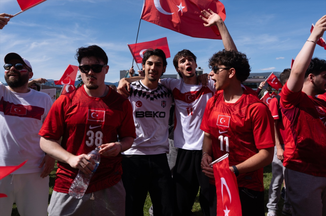 vancouvera turk damgasi sokakl 19946336 8956 1 m