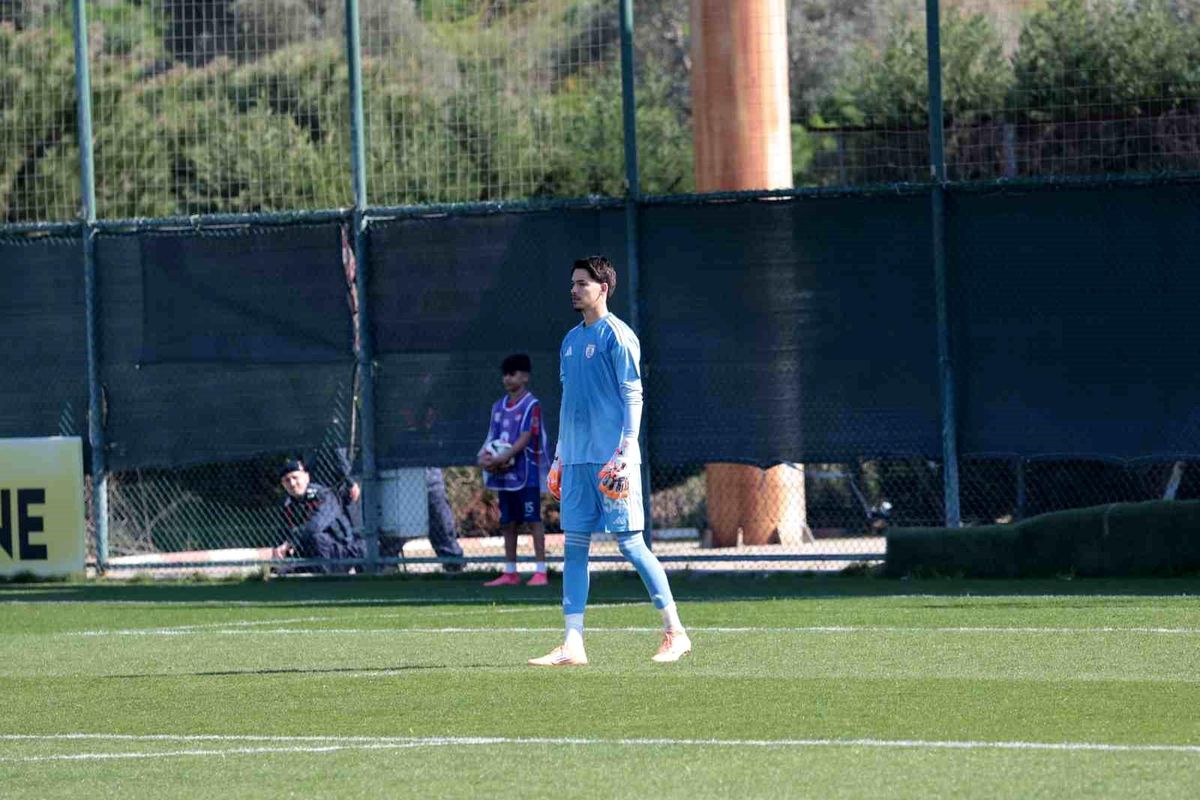 Altınordu'nun genç kalecisi Arif Şimşir, Çorum FK ile anlaştı.
