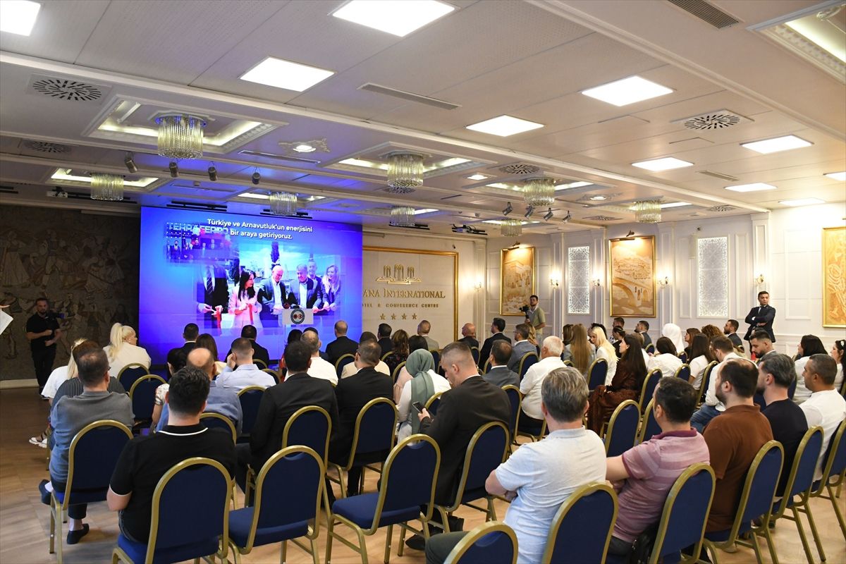 Arnavutluk'ta ''Kan bağışla, umut ol'' etkinliği
