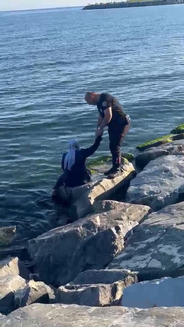 avcilar da kayaliklardan denize dusen kadini 5 19949192 o