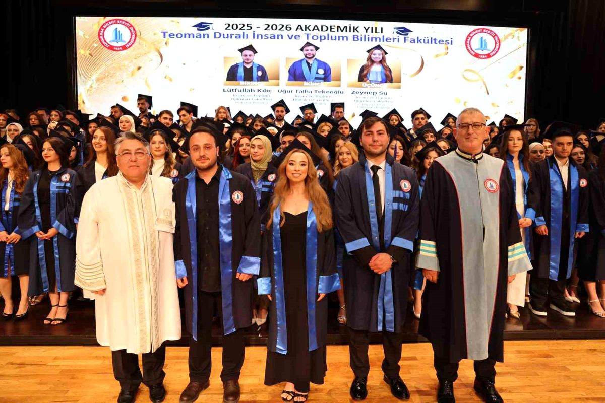 BEUN Teoman Duralı Fakültesi'nde Mezuniyet Coşkusu: Duygu Dolu Anlar ve Kep Atma Töreni