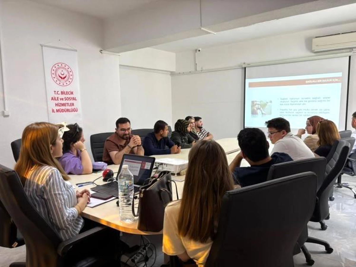 Bilecik'te genç çiftlere 'Evlilik Öncesi Eğitim' verildi