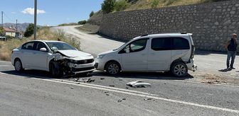 Elazığ'da otomobil ile hafif ticari aracın çarpıştığı kazada 2 kişi yaralandı