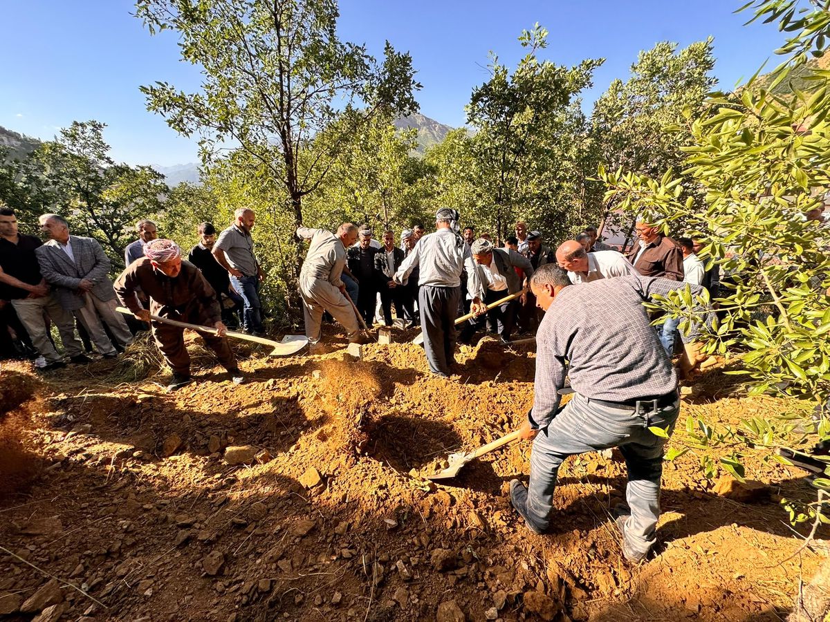 Eşi tarafından öldürülen kadın ile iki kardeşi ve annesi yan yana toprağa verildi