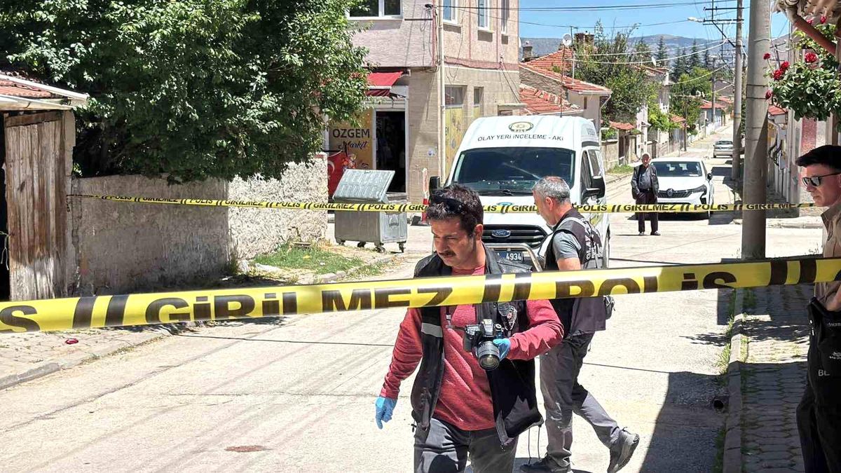 Geri ger gelen aracın çarptığı kadın hayatını kaybetti
